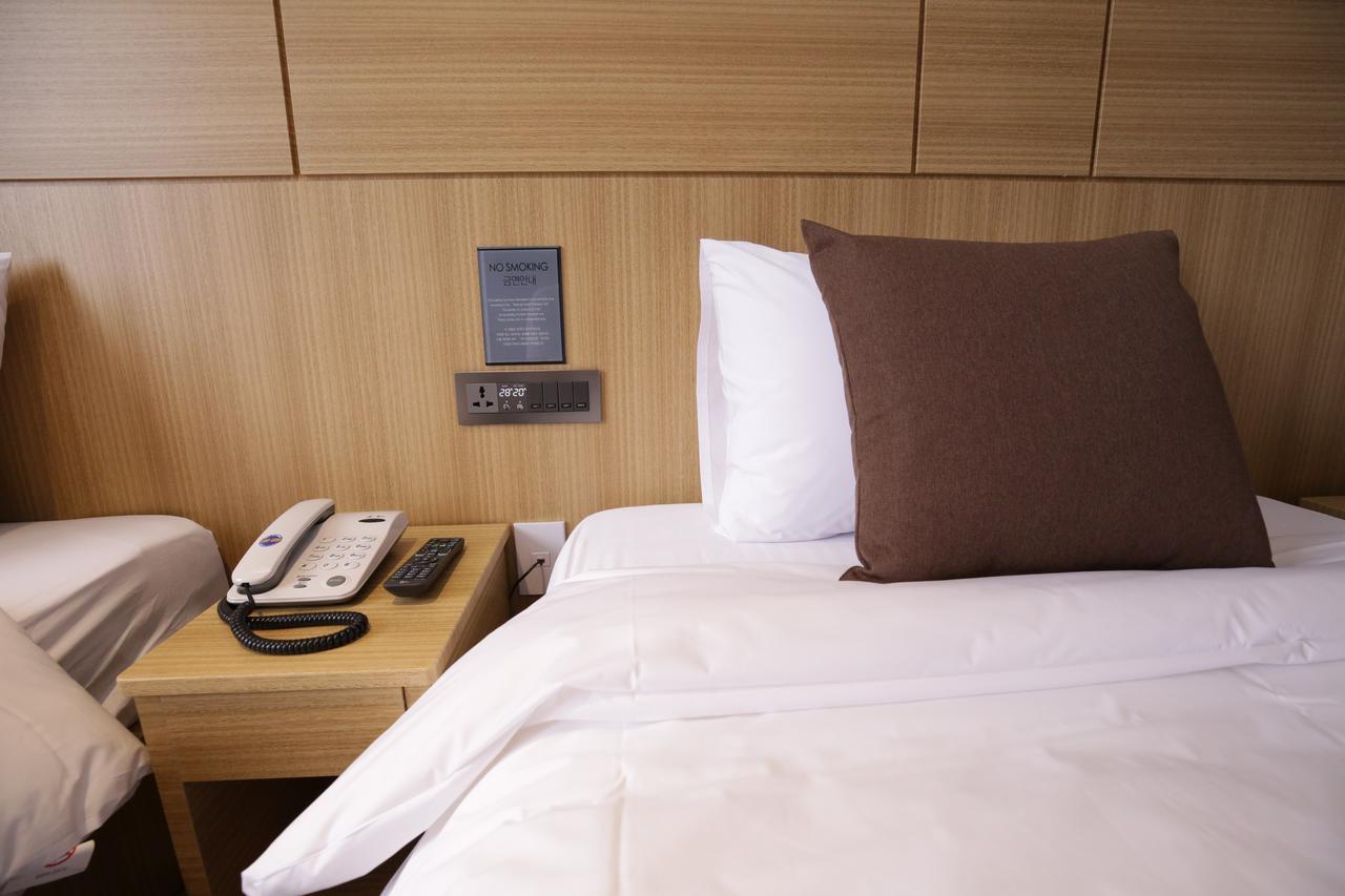 Honors Hotel Hwaseong Extérieur photo