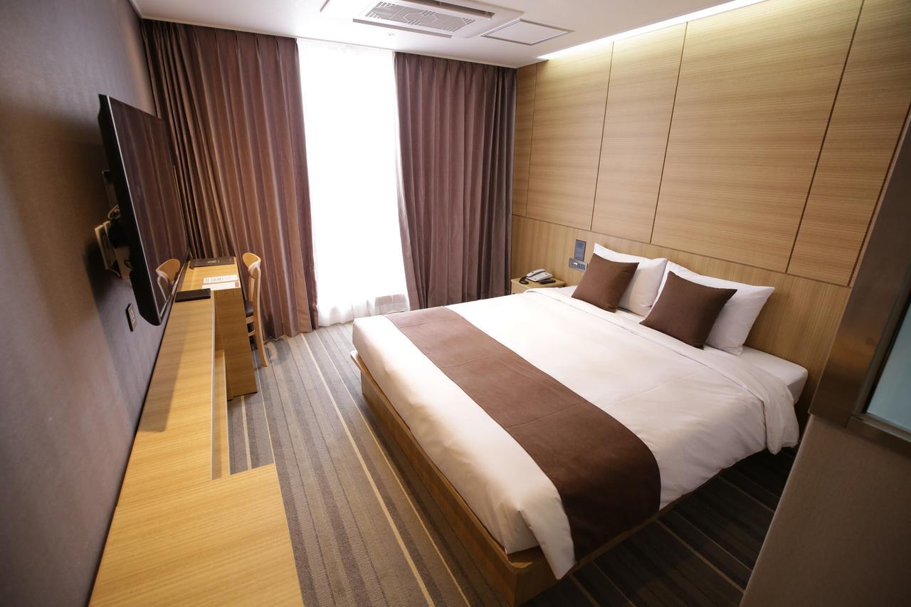 Honors Hotel Hwaseong Extérieur photo